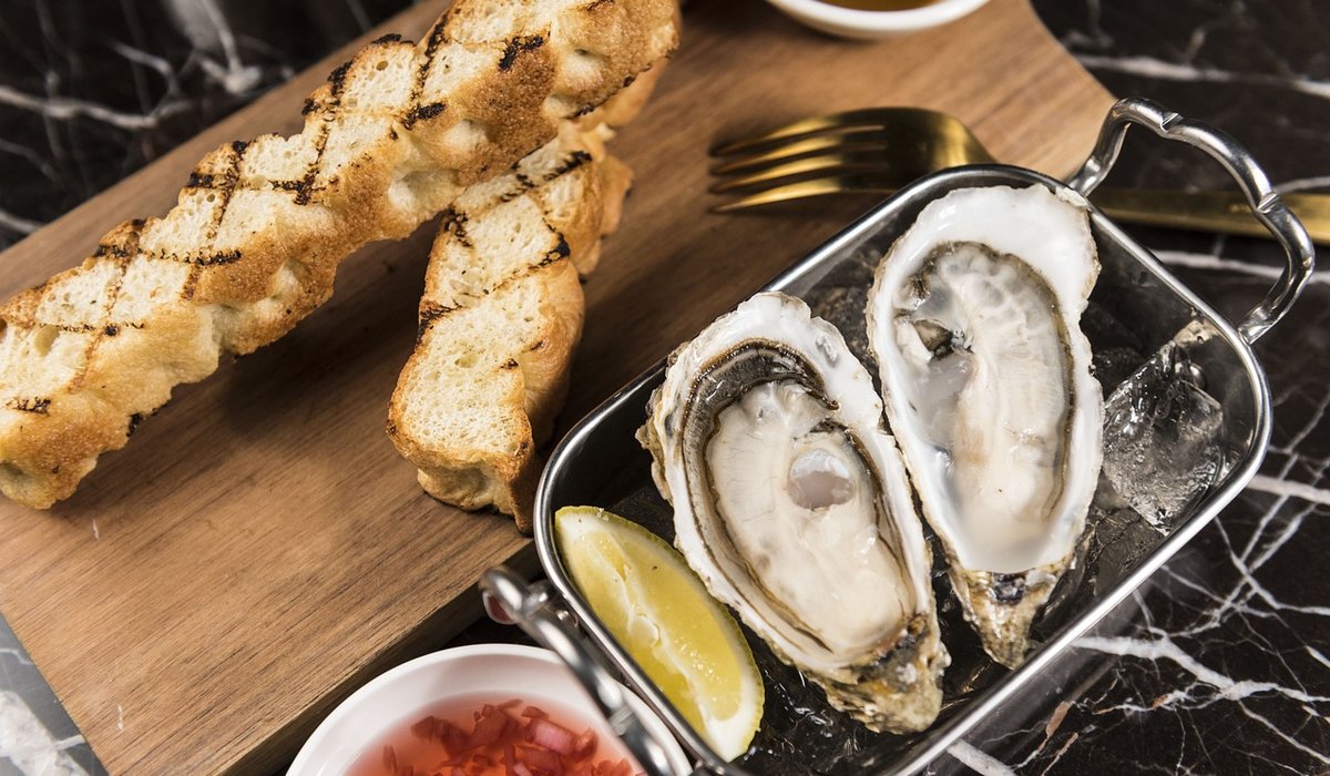 Classic Oyster Stew for Cold Coastal Evenings